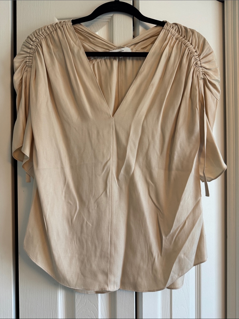 Vince Women's Cream Gathered-Shoulder V-Neck Top